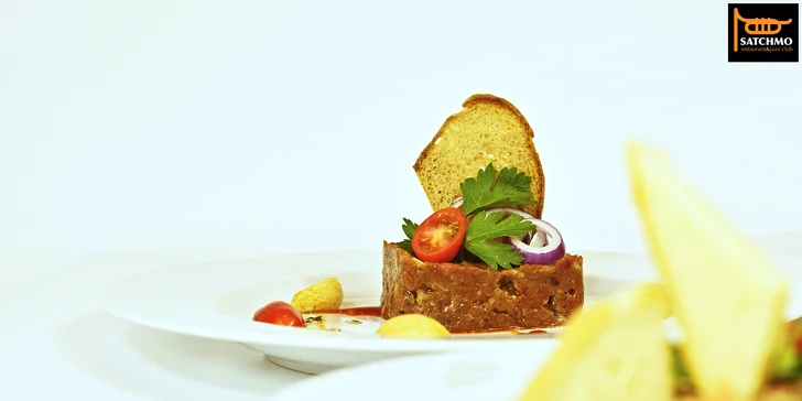 Dvojitý tatarák a 8 topinek v oblíbeném Stachmo restaurantu