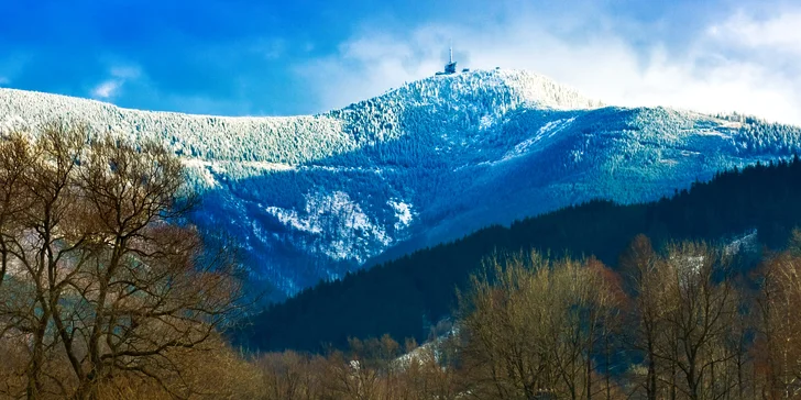 Relaxační balíčky v beskydské kolibě: polopenze, wellness i masáže