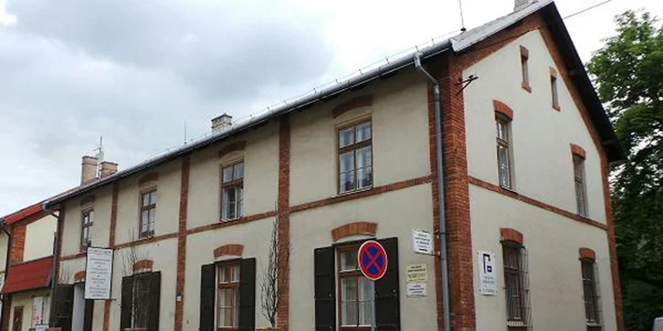 Ordinační bělení gelem a modrým laserovým světlem + dárek pro domácí péči