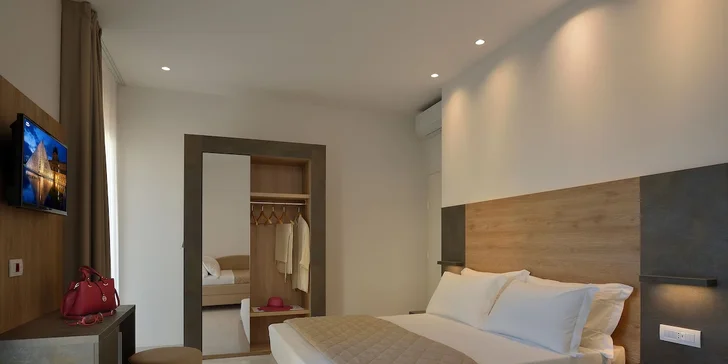 Nebude vám chýbať ani satelitná TV, minibar a trezor.