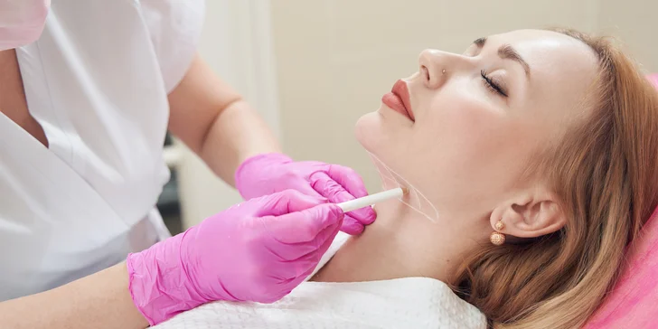 Žiarivá pleť a pevné kontúry bez bolesti: Mezolipolýza, mezoterapia tváre alebo mezobotox