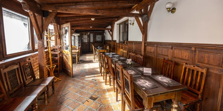 Restauraci najdete kousek od zastávky Na Haldě.
