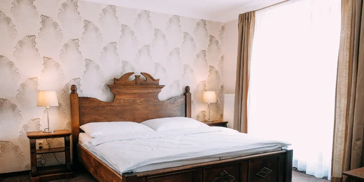 O nerušený spánok sa postarajú kvalitné matrace s damaškovými posteľnými obliečkami (na fotke Apartmán).