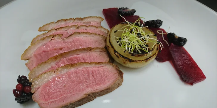 Degustační 3chodové menu pro dva: kachní prsíčko, šťavnatý steak a dezert