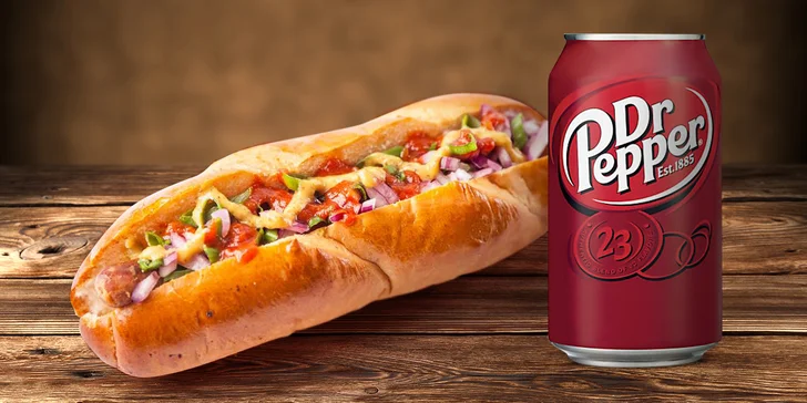 Fast food, který baví: Vymazlený hot dog a plechovka limči v OKU Vačice
