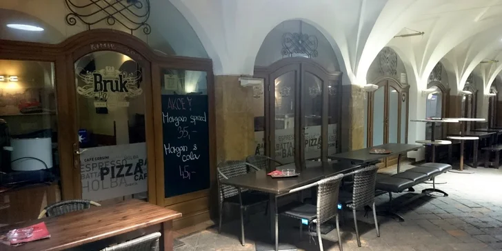 Panečku, to je lahoda - 2 křupavé pizzy dle výběru v samém srdci města