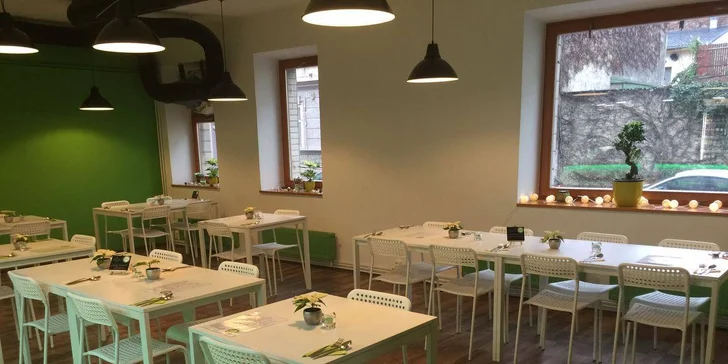 Zasytí i zachutná: zdravý burger s kuřecím masem, brambory a domácí limonádou