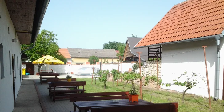 Oddech mezi vinicemi: pobyt pro dva s ochutnávkou vína, pálenek a likérů