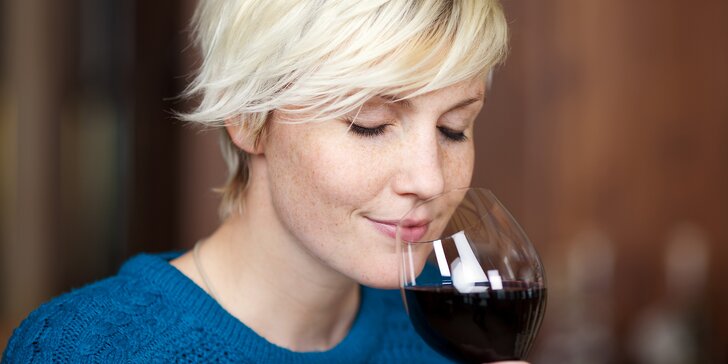Průřezová degustace likérových vín včetně výkladu a degustačního sousta