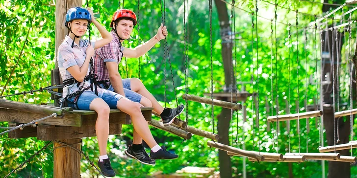 Adrenalinový zážitek: Spaní v korunách stromů, lanový park a paddleboardy