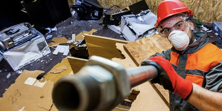 Vybijte nahromaděný stres nebo zlost v Anger Room a rozmlaťte všechno kolem