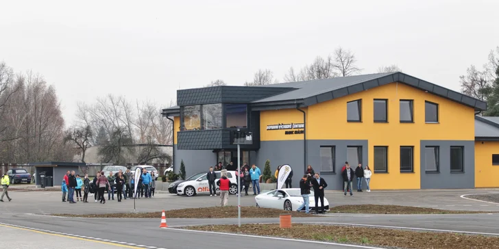 Splněný sen velkých kluků: Závodní den na polygonu