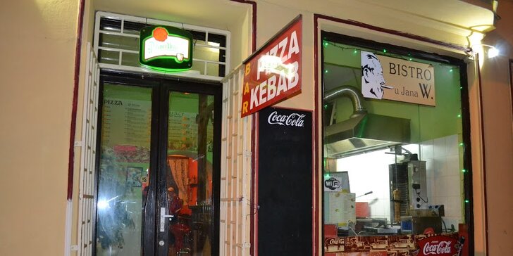 Kebab dle výběru v centru Prahy: kuřecí maso v tortille nebo s pita chlebem