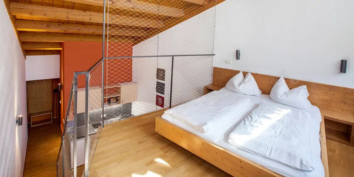 V apartmánu najdete kuchyňský kout s veškerým příslušenstvím, kabelovou TV, Wi-Fi, prostornou koupelnu, toaletu a slunný balkon.