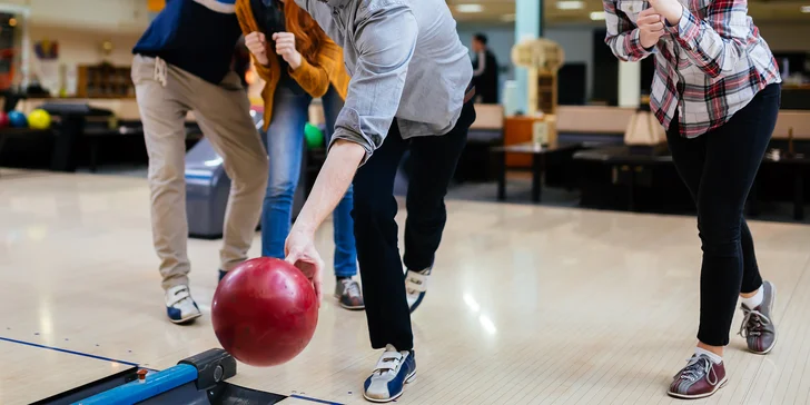 Silvestr s rautem, bowlingem a šipkami + poukaz na bowling v roce 2017