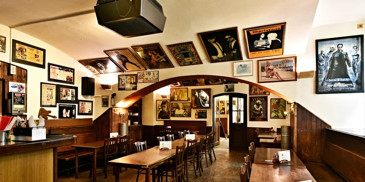 Gastrozážitek na jedničku: hovězí burger a degustace 4 výběrových rumů pro dva