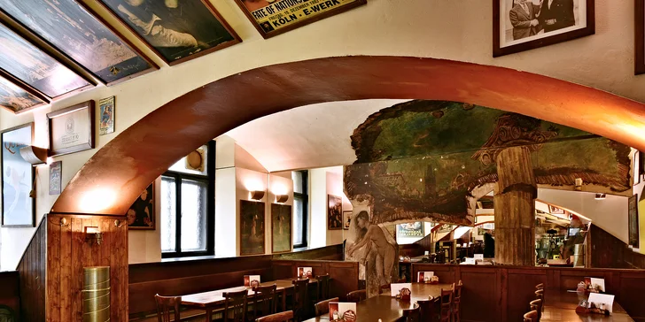 Gastrozážitek na jedničku: hovězí burger a degustace 4 výběrových rumů pro dva