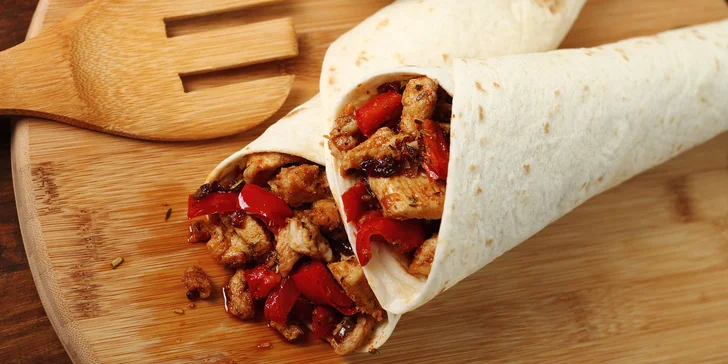 Stavte se pro svačinu: twister s kuřecím masem a feta sýrem + nápoj pro 2