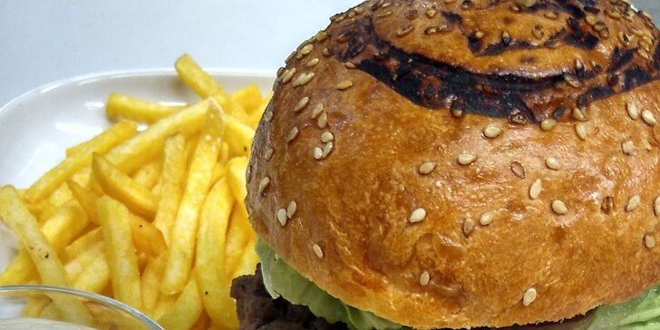 Vyberte si váš oblíbený: 1 nebo 2 dobrotami napěchované burgery dle výběru