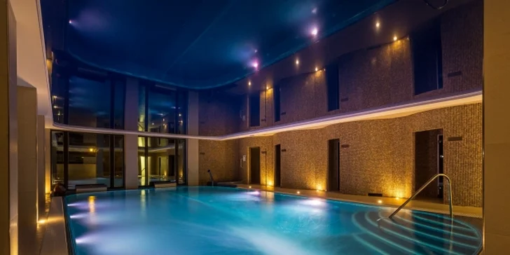 Karlovarská zámecká romance: Polopenze, vstup do wellness a procedury pro dva