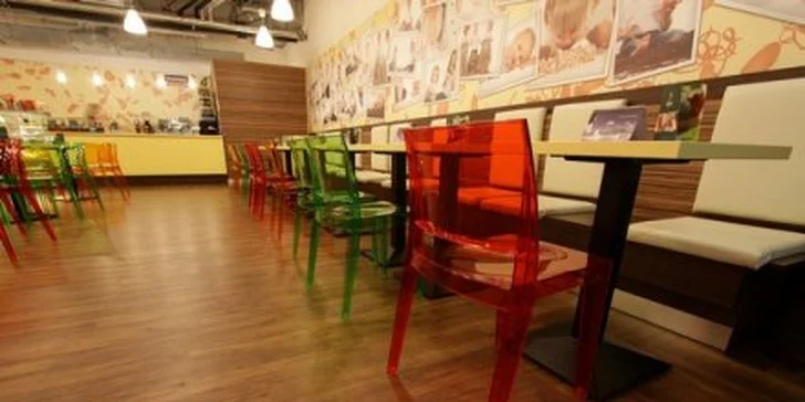 49 Kč za frappé original, vodu a sladký zákusek v Picnic cafe v centru Plzně. Siesta jako dělaná pro maminky s malými dětmi. Sleva 51 %.