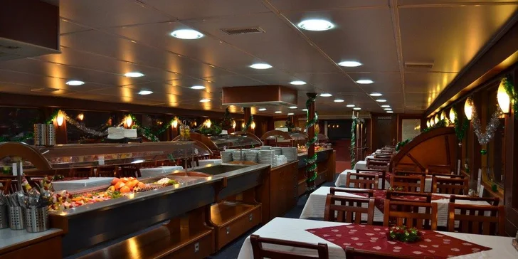 Pražské zvonohraní na Vltavě: plavba s rautem, aperitivem a koncertem