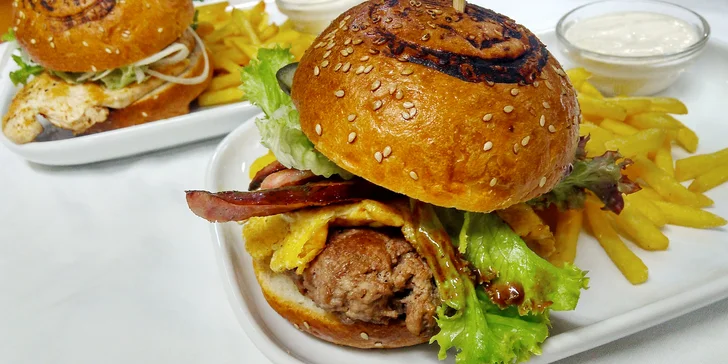 Přijďte se nadlábnout: 1, 2 nebo 4 napěchované burgery podle vašeho gusta