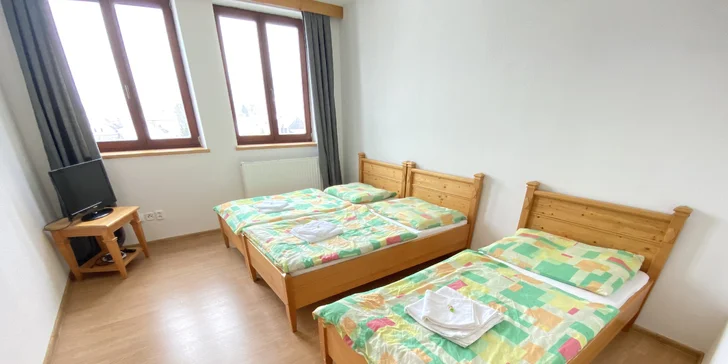 V prostorných pokojích si krásně odpočinete ve dvou nebo klidně s celou rodinou.