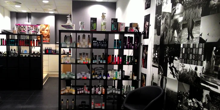 Moderní dámský střih včetně barvy či melíru v salónu Perfekt Hair