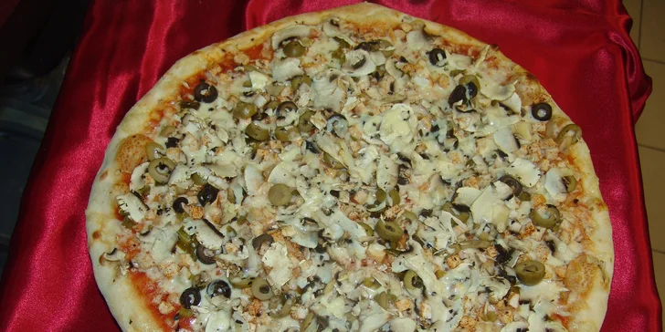 Dvojitá dávka Itálie: 2 chutné pizzy dle výběru