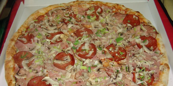 Dvojitá dávka Itálie: 2 chutné pizzy dle výběru