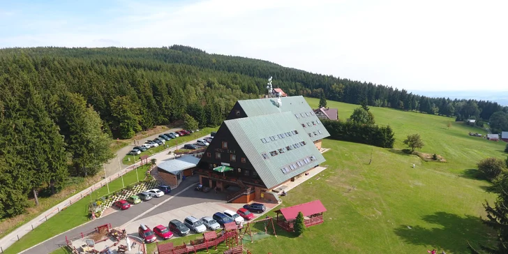 Od jara do podzimu v Krkonoších: Dovolená s polopenzí a saunou