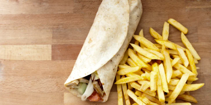 Španělsko na talíři: tortilla s grilovaným tofu, hranolkami a domácí tofunézou