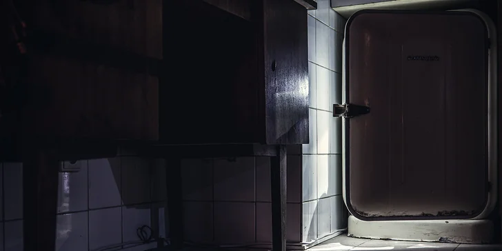 Staňte se hrdinou, který zachrání svět v tajemné laboratoři