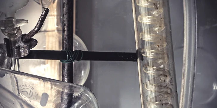 Staňte se hrdinou, který zachrání svět v tajemné laboratoři
