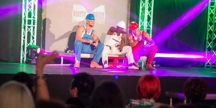 Jen pro dámy: Smyslná show striptérské a taneční skupiny Dirtyy Boyzz