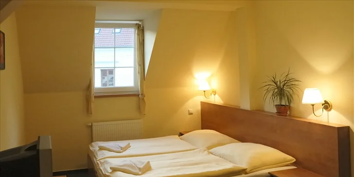 Romantika v podzámčí: 3 dny v Hluboké nad Vltavou se snídaní pro dva