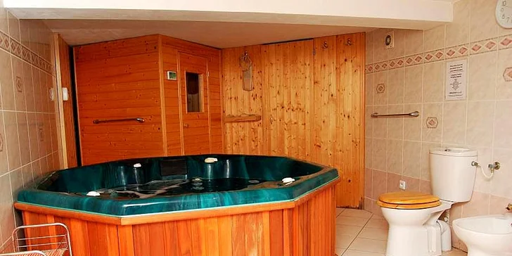 Týdenní pronájem luxusní chaty v Beskydech pro až 9 osob s vířivkou