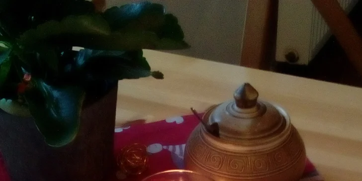 Poetické posezení: lahodná káva nebo sypaný čaj a dezert pro dva