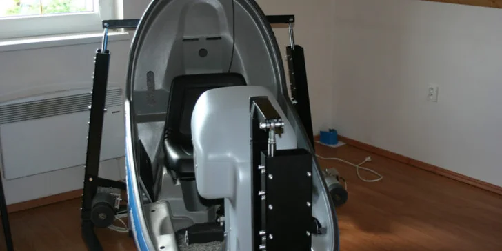 Staň se pilotem vrtulníku: Plně pohyblivý simulátor s 3D brýlemi
