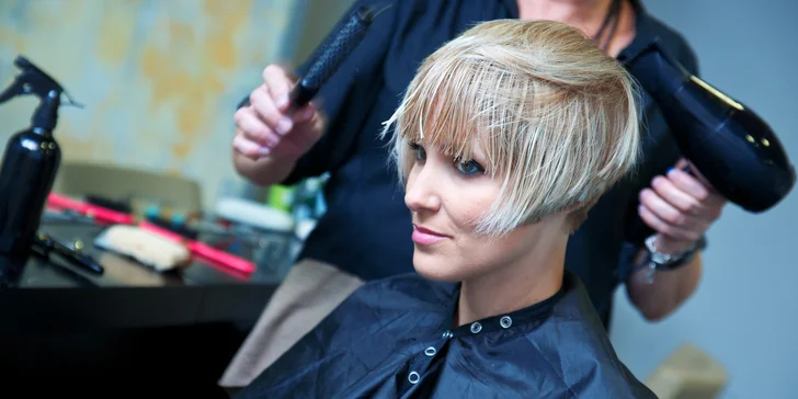 Dámský střih pro všechny délky vlasů vč. stylingu