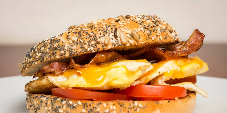 Otevřený voucher na jídlo a nápoje v Bohemia Bagel v hodnotě 300 nebo 500 Kč