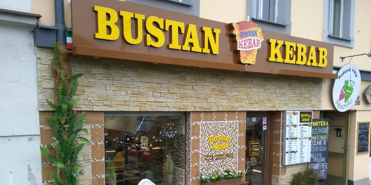 Chutné maso v chlebové placce: Döner nebo dürüm klasik s nápojem