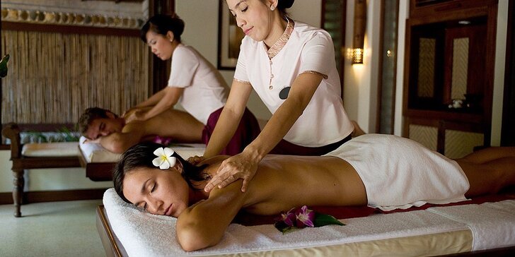 Relax pro dva: Hodinová masáž dle výběru, aroma lázeň a sekt