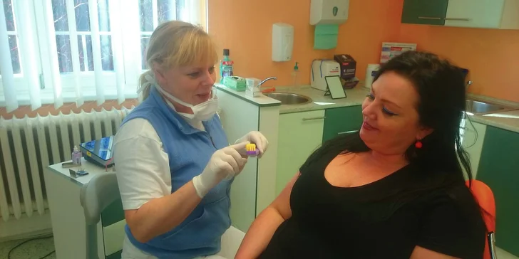 Ordinační bělení gelem a modrým laserovým světlem + dárek pro domácí péči