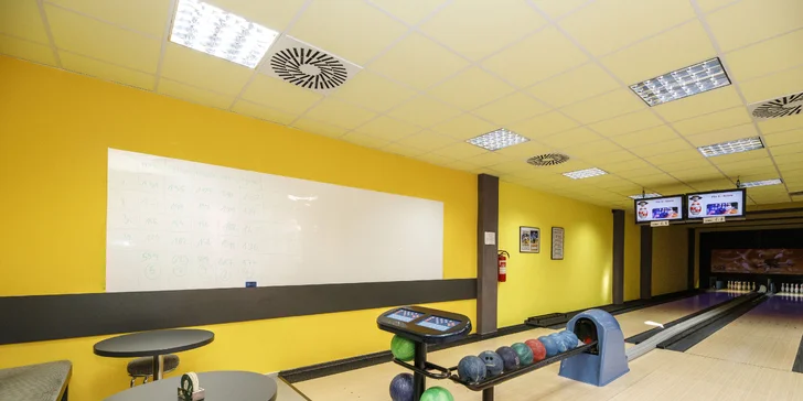 V ceně některých balíčků máte i hodinu bowlingu, případně slevu na něj. 