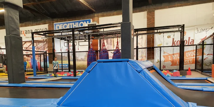 Budete zdolávat lezeckou stěnu i překážkovou dráhu ninja warrior. 