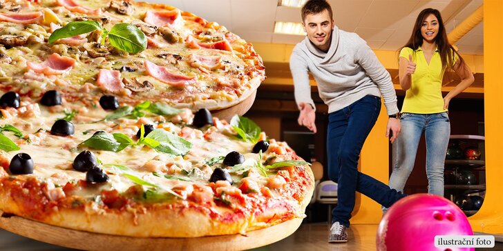 Zábava a pohoštění v italském stylu: Dvě skvělé pizzy a hodina bowlingu