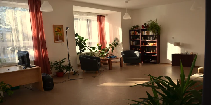 Nejprve dostanete 5 min. instruktáže a poté už se naplno vrhnete do hry. Přijďte se k nám pobavit a odreagovat od všedních dnů.
