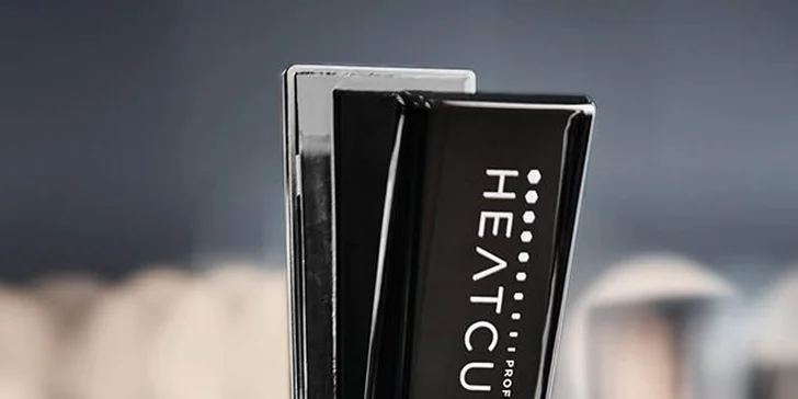 Revoluční ošetření poškozených vlasů - kúra Redken HEADCURE